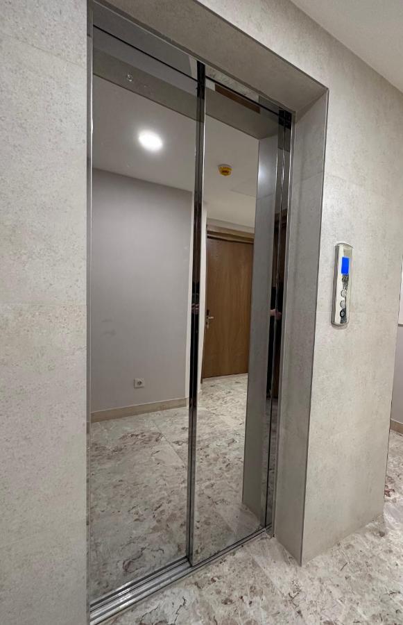 Hotel Embassy Tbilisi Esterno foto